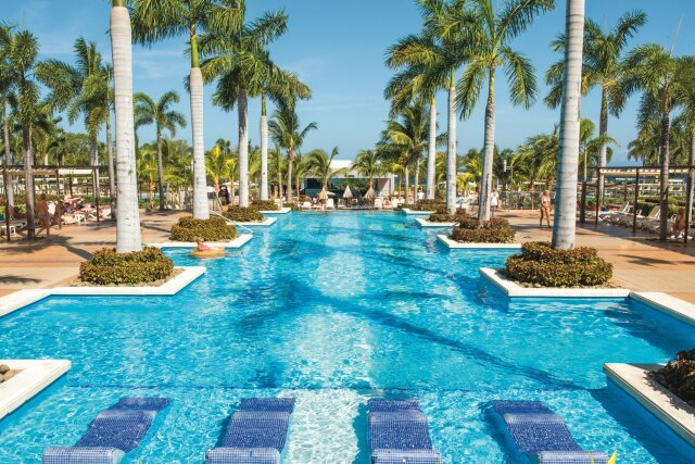 Pool at Hotel RIU Palace Costa Rica.
