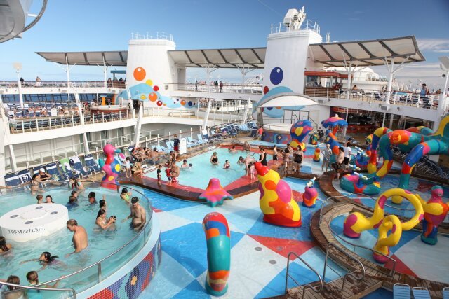 H20 Kid's Zone swimming pools and activity area on Royal Caribbean's Oasis of the Seas.